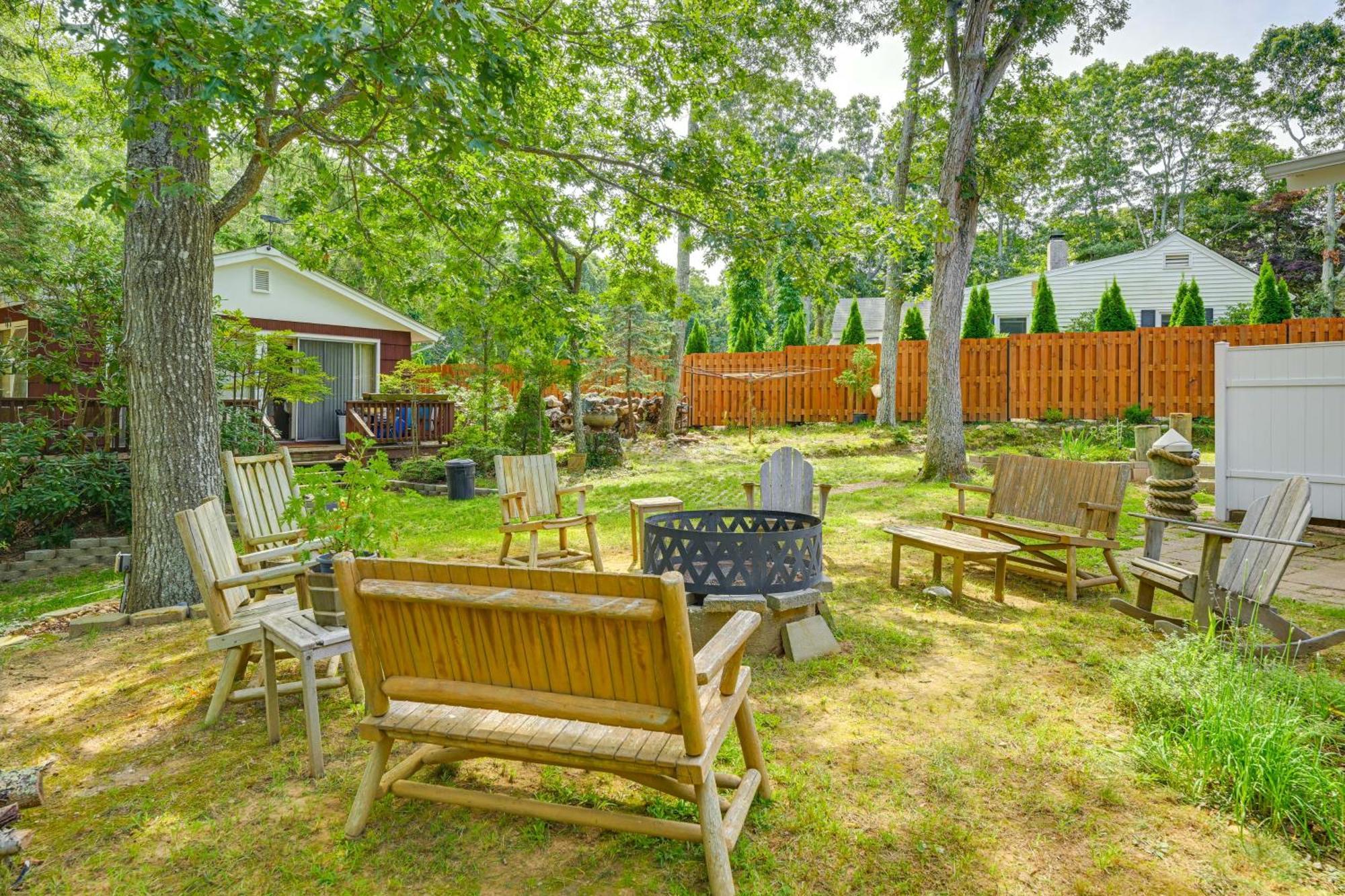 Home In Long Island Wine Country - Walk To Beach! Cutchogue Exterior photo