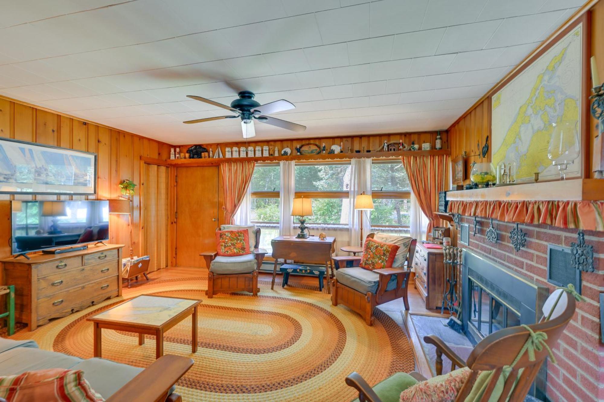 Home In Long Island Wine Country - Walk To Beach! Cutchogue Exterior photo
