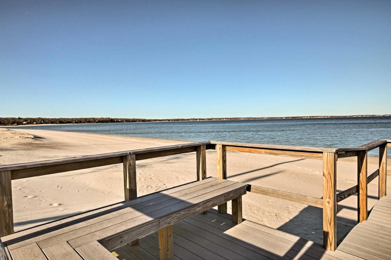 Home In Long Island Wine Country - Walk To Beach! Cutchogue Exterior photo